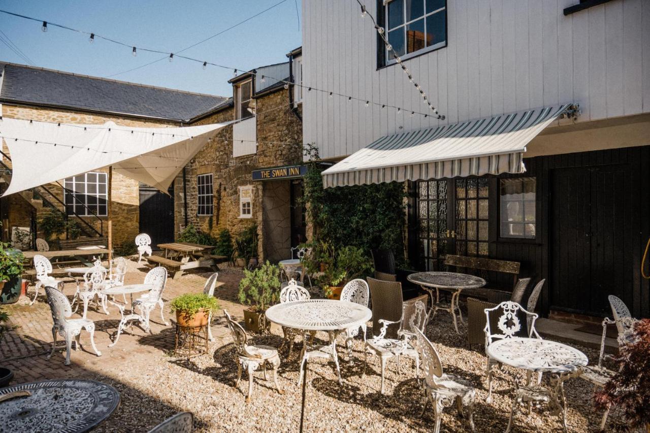 The Crooked Swan Hotel Crewkerne Eksteriør billede